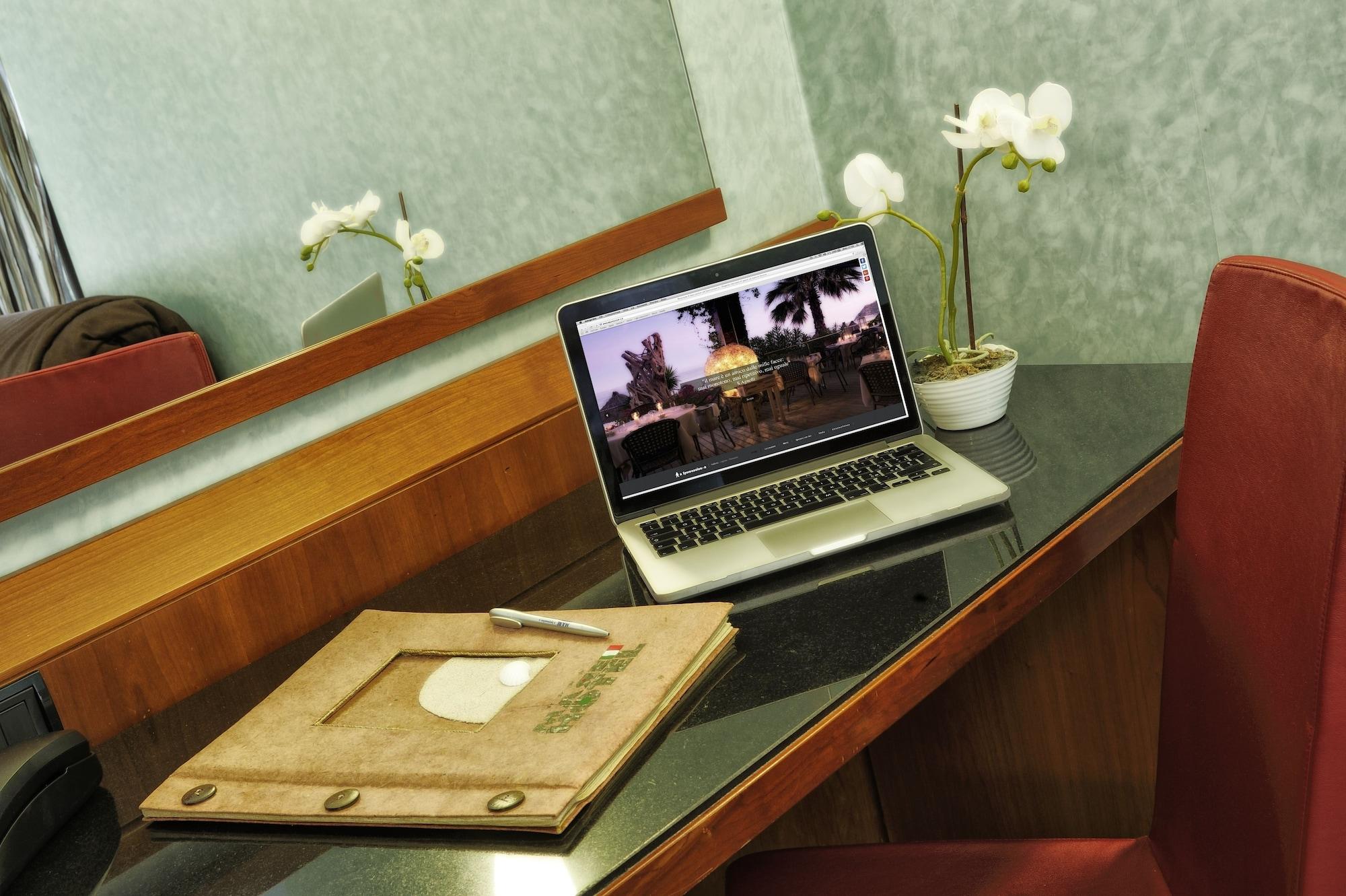 Mare Hotel Savona Esterno foto