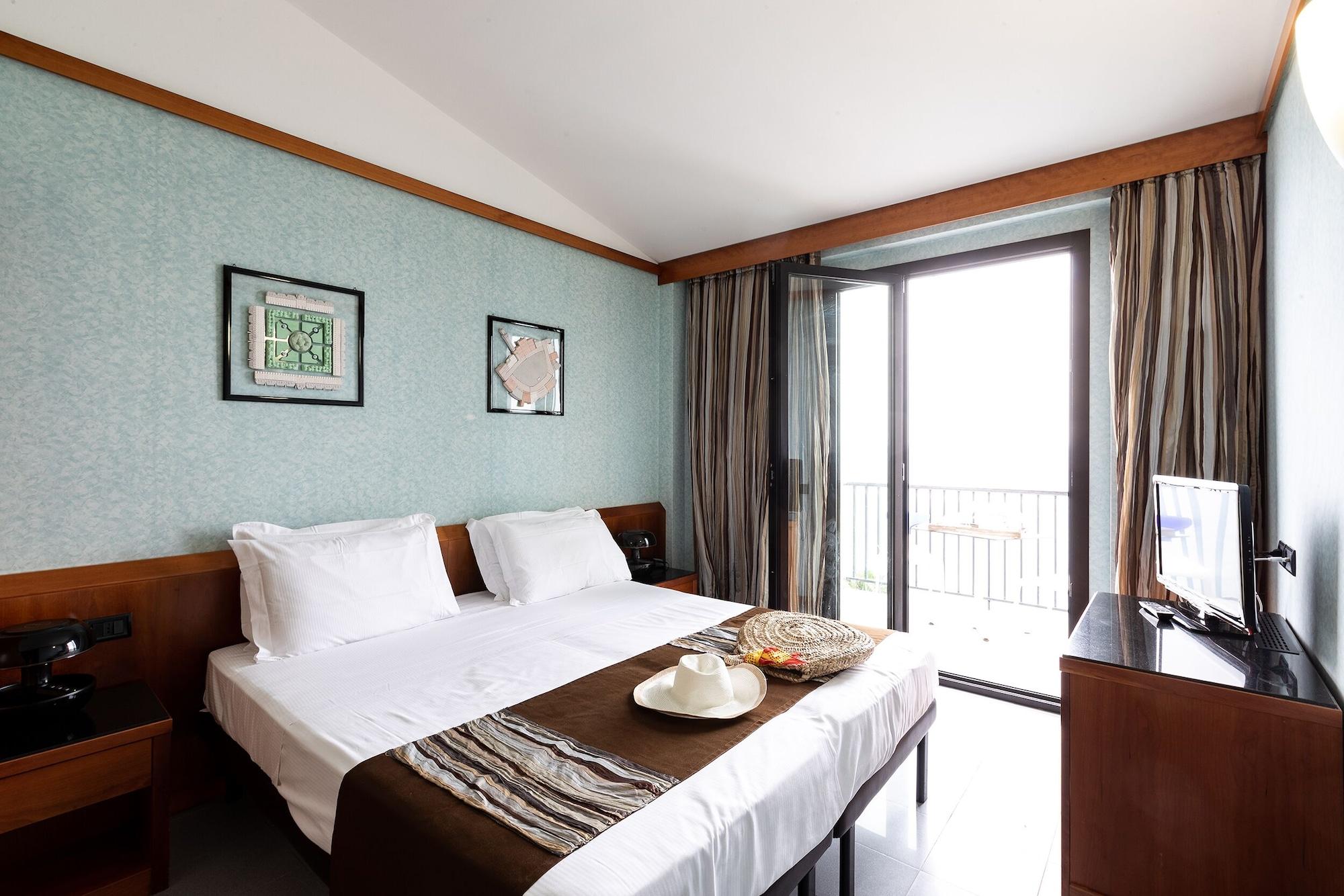 Mare Hotel Savona Esterno foto